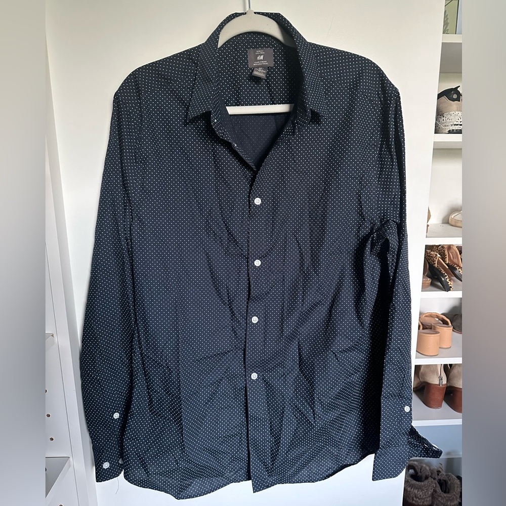 Men’s dress shirt. Size L